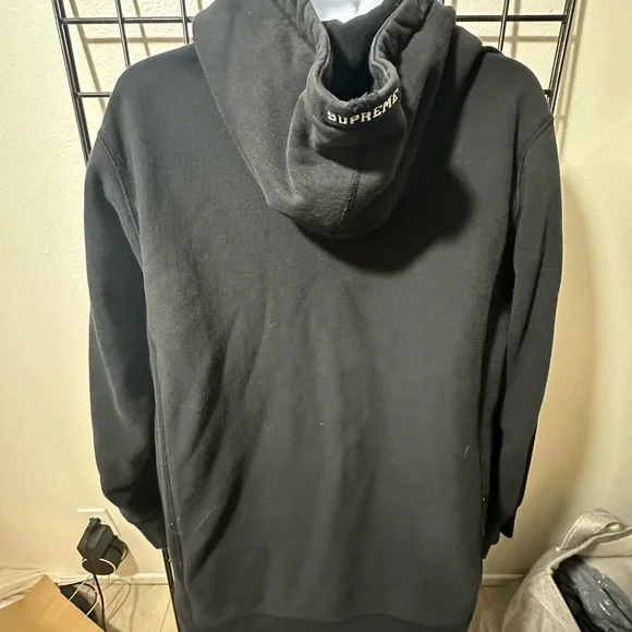 Supreme Black Hoodie - Picture 4 of 7